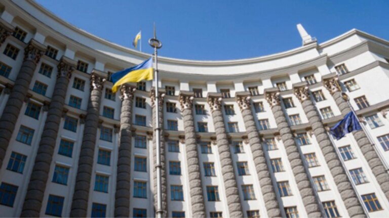 Підвищення податків заради безпеки бізнесу: Уряд готовий захистити від атак РФ